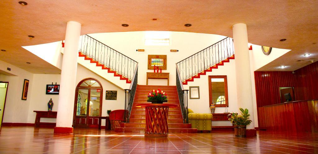 Hotel Spa Taninul Los Puentes Extérieur photo