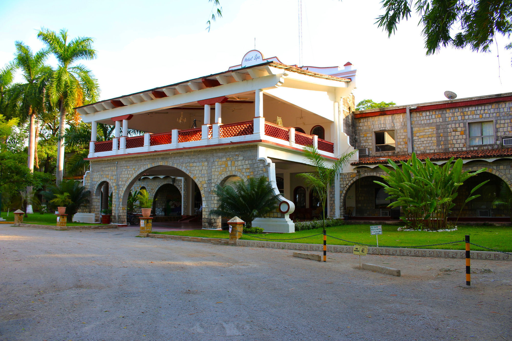 Hotel Spa Taninul Los Puentes Extérieur photo